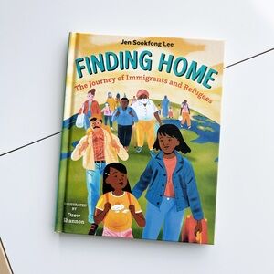 ✨2 for 10$✨ Finding Home Book by Jen Sookfong Lee - Immigrants and Refugees